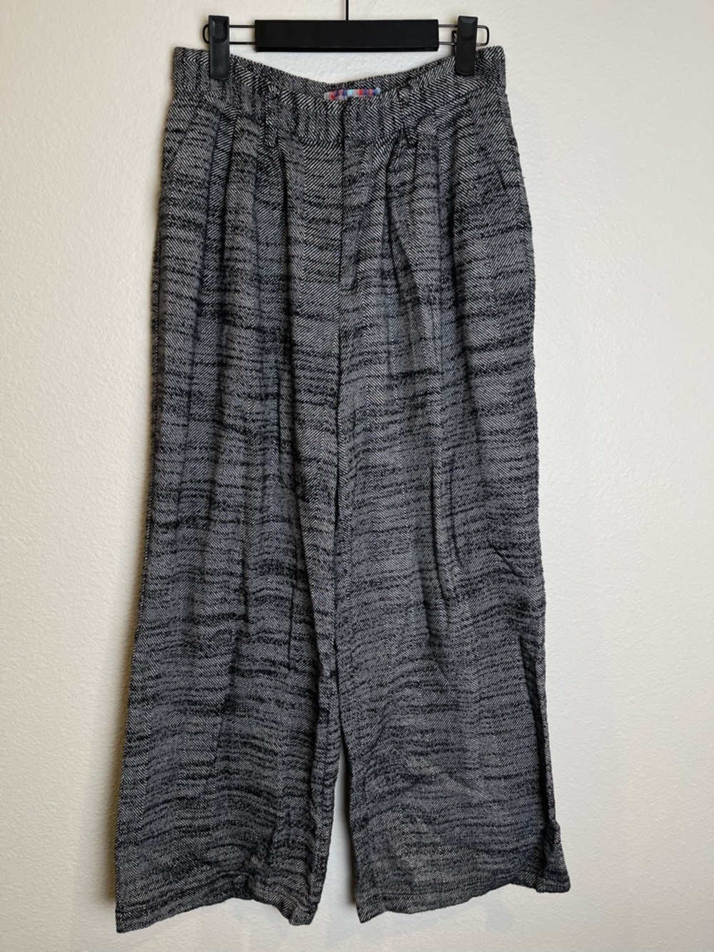 Urban Outfitters XS Wide Leg Crop Herringbone Print Pants Trousers Pleated Baggy - Picture 2 of 9